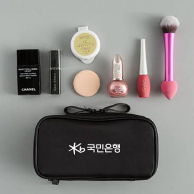 수납이 편리한 다용도 파우치