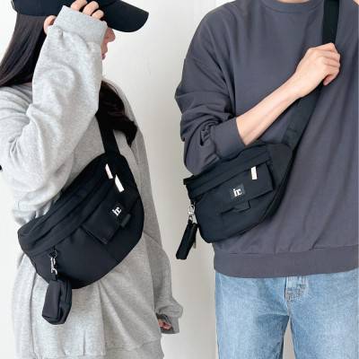 인컴 라운드 슬링백 가방 / 크로스백 / 메신저백 / 캐주얼백