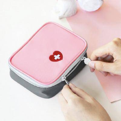 Blossom 하트 콤팩트 미니 응급 파우치 1P